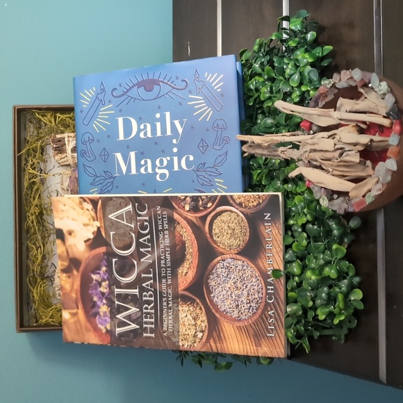 Set Of Wiccan & Daily Magic Books - Picture 9 of 9